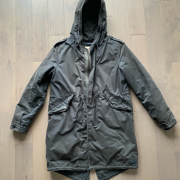 Aritzia TNA Britannia Fleece Lined Parka in Combat Size S - Picture 3 of 8